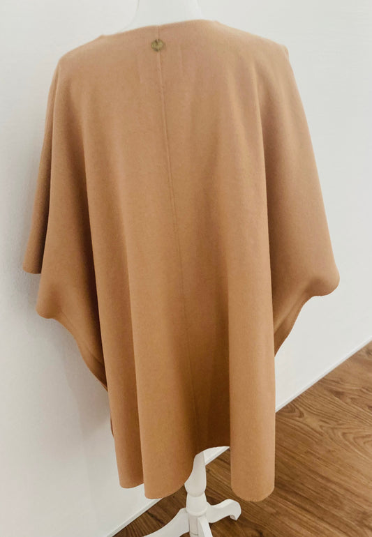 Cape-Twinset